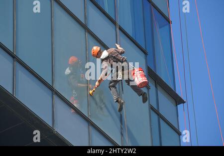 Fensterputzer, Tel Aviv, Israel Stockfoto