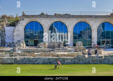 Besucherzentrum an der Ausgrabungsstätte, Caesarea, Israel Stockfoto