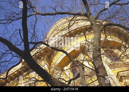 ELTE Universitätsbibliothek im Winter, Ferenciek Tere, Budapest, Ungarn Stockfoto