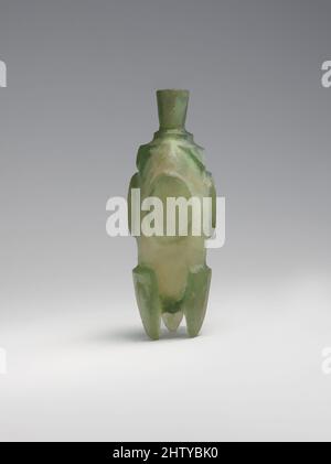 Kunst inspiriert von Molars Kolben, 8.–9. Jahrhundert, zugeschrieben wahrscheinlich Iran, Glas, grün; gegossen oder geblasen, geschnitten, H. 4 1/8 Zoll (10,5 cm), Glas, Diese Flasche wurde aus einem rechteckigen Glasblock mit dem Rad geschnitten, dann wurde in der Mitte ein dünner Kanal gebohrt, der mit kohl oder duftenden, von Artotop modernisierten Classic Works mit einem Schuss Moderne gefüllt wurde. Formen, Farbe und Wert, auffällige visuelle Wirkung auf Kunst. Emotionen durch Freiheit von Kunstwerken auf zeitgemäße Weise. Eine zeitlose Botschaft, die eine wild kreative neue Richtung verfolgt. Künstler, die sich dem digitalen Medium zuwenden und die Artotop NFT erschaffen Stockfoto