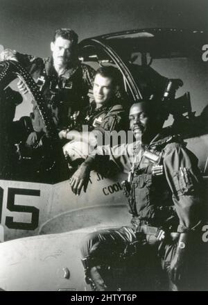 Die Schauspieler Brad johnson (links), Danny Glover und Willem Dafoe (rechts) im Film Flight of the Intruder, USA 1991 Stockfoto