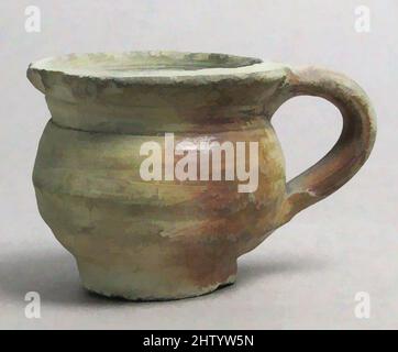 Art Inspired by Cup, 15. Century, Französisch, Steingut, insgesamt: 2 1/4 x 2 1/2 Zoll (5,7 x 6,4 cm), Keramik, Klassisches von Artotop modernisiertes Werk mit einem Schuss Modernität. Formen, Farbe und Wert, auffällige visuelle Wirkung auf Kunst. Emotionen durch Freiheit von Kunstwerken auf zeitgemäße Weise. Eine zeitlose Botschaft, die eine wild kreative neue Richtung verfolgt. Künstler, die sich dem digitalen Medium zuwenden und die Artotop NFT erschaffen Stockfoto