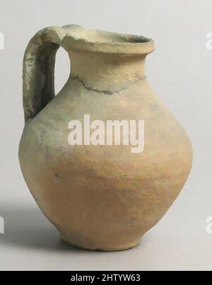 Art inspired by Jug, 15.–16. Century, French, Steingut, Overall: 4 5/16 x 3 9/16 x 3 1/2 in. (11 x 9,1 x 8,9 cm), Keramik, Klassisches von Artotop modernisiertes Werk mit einem Schuss Modernität. Formen, Farbe und Wert, auffällige visuelle Wirkung auf Kunst. Emotionen durch Freiheit von Kunstwerken auf zeitgemäße Weise. Eine zeitlose Botschaft, die eine wild kreative neue Richtung verfolgt. Künstler, die sich dem digitalen Medium zuwenden und die Artotop NFT erschaffen Stockfoto