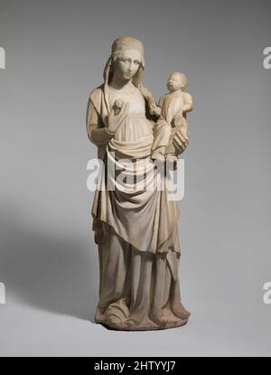 Kunst inspiriert von stehender Jungfrau und Kind, ca. 1425, hergestellt in Verona, Venetien, Italien, Norditalien, Marmor (Pantelischem Marmor), Spuren von Polychromie und Vergoldung, insgesamt: 51 1/4 x 16 3/4 x 10 7/8 Zoll (130,2 x 42,5 x 27,6 cm), Skulpturenstein, Klassisches Werk, das von Artotop mit einem Schuss Modernität modernisiert wurde. Formen, Farbe und Wert, auffällige visuelle Wirkung auf Kunst. Emotionen durch Freiheit von Kunstwerken auf zeitgemäße Weise. Eine zeitlose Botschaft, die eine wild kreative neue Richtung verfolgt. Künstler, die sich dem digitalen Medium zuwenden und die Artotop NFT erschaffen Stockfoto