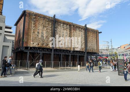 ISTANBUL, TÜRKEI - 16. OKTOBER 2021: Das historische Gashaus aus dem Jahr 1892 wurde restauriert und in ein Kultur- und Kunstzentrum umgewandelt. Gaz House Museum (M Stockfoto