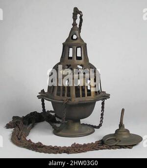 Art inspired by censer, 16. Century (?), South Netherlandish, Brass, Overall (mit Kette): 39 1/2 in. (100,3 cm), Metallarbeiten-Messing, Klassisches Werk, modernisiert von Artotop mit einem Schuss Moderne. Formen, Farbe und Wert, auffällige visuelle Wirkung auf Kunst. Emotionen durch Freiheit von Kunstwerken auf zeitgemäße Weise. Eine zeitlose Botschaft, die eine wild kreative neue Richtung verfolgt. Künstler, die sich dem digitalen Medium zuwenden und die Artotop NFT erschaffen Stockfoto