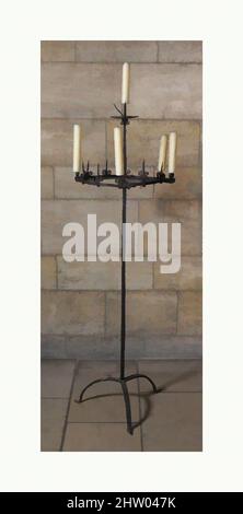 Art Inspired by Pricket Candlestick, 15.–16. Century, European, Iron, Overall: 66 in. (167,6 cm), Metallarbeiten-Eisen, Klassisches Werk, modernisiert von Artotop mit einem Schuss Moderne. Formen, Farbe und Wert, auffällige visuelle Wirkung auf Kunst. Emotionen durch Freiheit von Kunstwerken auf zeitgemäße Weise. Eine zeitlose Botschaft, die eine wild kreative neue Richtung verfolgt. Künstler, die sich dem digitalen Medium zuwenden und die Artotop NFT erschaffen Stockfoto