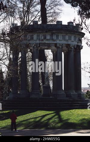 El Capricho wurde 1784 vom Herzog und der Herzogin von Osuna am Stadtrand von Madrid erbaut und ist einer der schönsten und am wenigsten bekannten Parks der Stadt Stockfoto