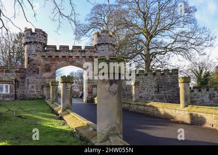 Eingangstor zum Hawarden Park, in Hawarden North Wales Stockfoto