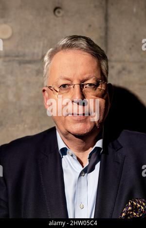 Berlin, Deutschland. 02. März 2022. Peter Limbourg, Generaldirektor der Deutschen Welle (DW), bei einem exklusiven Porträttermin im Berliner Büro der Deutschen Welle. Quelle: Carsten Koall/dpa/Alamy Live News Stockfoto