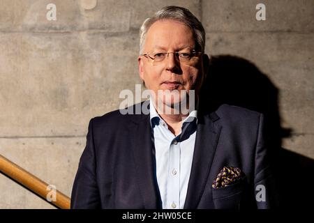 Berlin, Deutschland. 02. März 2022. Peter Limbourg, Generaldirektor der Deutschen Welle (DW), bei einem exklusiven Porträttermin im Berliner Büro der Deutschen Welle. Quelle: Carsten Koall/dpa/Alamy Live News Stockfoto