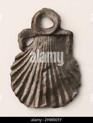 Kunst inspiriert von Pilgrim's Badge, 15. Jahrhundert, Französisch, Blei, insgesamt: 13/16 x 9/16in. (2,1 x 1,4cm), Metallarbeiten-Lead, Classic Works modernisiert von Artotop mit einem Schuss Moderne. Formen, Farbe und Wert, auffällige visuelle Wirkung auf Kunst. Emotionen durch Freiheit von Kunstwerken auf zeitgemäße Weise. Eine zeitlose Botschaft, die eine wild kreative neue Richtung verfolgt. Künstler, die sich dem digitalen Medium zuwenden und die Artotop NFT erschaffen Stockfoto