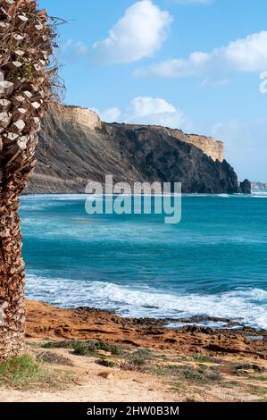 Strand und Küste im Praia de Luz Resort, Algarve, Portugal Stockfoto