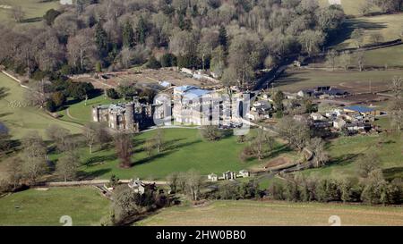 Luftaufnahme des Swinton Park Estate mit Hotel & Cookery School etc. In der Nähe von Masham, North Yorkshire Stockfoto