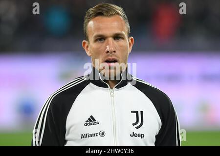 Florenz, Italien , 2.. März , 2022 im Bild links nach rechts, Arthur von Juventus während Fußball Serie A Spiel Fiorentina gegen Juventus Kredit: Massimo Insabato/Alamy Live News Stockfoto