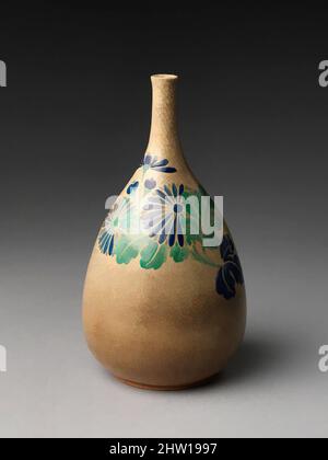 Kunst inspiriert von Sake-Flasche mit Chrysanthemen, Edo-Zeit (1615–1868), 18. Jahrhundert, Japan, Steinzeug (Mizoro Ware), H. 8 3/4 Zoll (22,2 cm), Keramik, Klassisches von Artotop modernisiertes Werk mit einem Schuss Moderne. Formen, Farbe und Wert, auffällige visuelle Wirkung auf Kunst. Emotionen durch Freiheit von Kunstwerken auf zeitgemäße Weise. Eine zeitlose Botschaft, die eine wild kreative neue Richtung verfolgt. Künstler, die sich dem digitalen Medium zuwenden und die Artotop NFT erschaffen Stockfoto