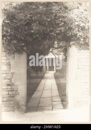 Art inspired by Main Gate Entrance, 1896, Platinum Print, Alben, Frederick H. Evans (British, London 1853–1943 London), Bookplate designed by Aubrey Vincent Beardsley (British, Brighton, Sussex 1872–1898 Menton), Bookplate designed by Frederick Colin Tilney (British, 1870–1951, Classic Works Modernity Modernised by Artotop. Formen, Farbe und Wert, auffällige visuelle Wirkung auf Kunst. Emotionen durch Freiheit von Kunstwerken auf zeitgemäße Weise. Eine zeitlose Botschaft, die eine wild kreative neue Richtung verfolgt. Künstler, die sich dem digitalen Medium zuwenden und die Artotop NFT erschaffen Stockfoto