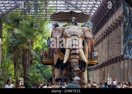Frankreich, Loire-Atlantique, Nantes, Ile de Nantes, Les Machines de l'Ile in den Hangars der ehemaligen Werften, künstlerisches Projekt von Fran?ois Delarozi?re und Pierre Orofice, dem Elefantenautomaten Stockfoto