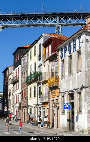 Portugal, Porto, Vila Nova de Gaia, Duoro River bnak Stockfoto