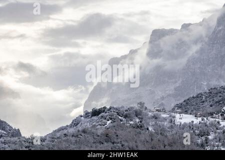 Griechenland, Epirus Region, Zagorohoria Mountains, Vikos-Aoos Gorge National Park (die tiefsten Schluchten der Welt), Vikos Stockfoto