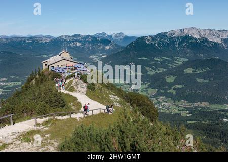 Deutschland, Bayern, Oberbayern, Berchtesgaden, Obersalzberg, Kehlsteinhaus, das Adlernest, das von den Nazis auf einem felsigen Gipfel auf 1800 Metern als Konferenzzentrum erbaut wurde und heute ein Touristenrestaurant ist Stockfoto