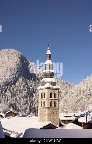 Frankreich, Haute-Savoie, Aravis-Massiv, La Clusaz, die Kirche Sainte Foy Stockfoto