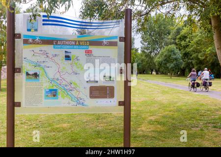 Frankreich, Maine-et-Loire, Loire-Tal, das von der UNESCO zum Weltkulturerbe erklärt wurde, Loire-Radroute, Saint-Cl?ment-des-Lev?es Stockfoto