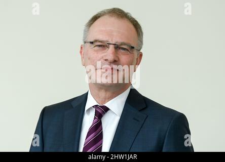 Berlin, Deutschland. 03. März 2022. Deutschlandradio Regisseur Stefan raue, Credit: Jens Kalaene/dpa-Zentralbild/dpa/Alamy Live News Stockfoto