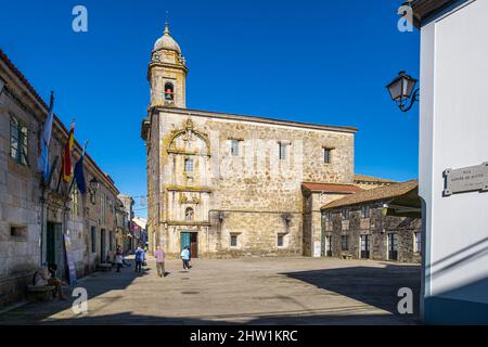 Spanien, Galizien, Melide, Bühne auf der spanischen Pilgerroute nach Santiago de Compostela, die zum UNESCO-Weltkulturerbe gehört, Sancti Spiritus Kirche des ehemaligen Klosters des Dritten Ordens von San Francisco, das im 14.. Jahrhundert gegründet wurde Stockfoto