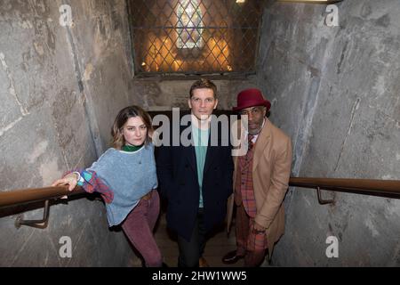 Roslin, Großbritannien. 3. März 2022. Fotocall DER da VINCI CODE in der Rosslyn Chapel in Roslin. Nigel Harman, Danny John-Jules und die Schauspielerin Leigh Lothian aus Edinburgh posierten im März und April für ein Foto, um den Da Vinci Code in Glasgow und Edinburgh zu promoten. Der Da Vinci Code wird vom 28. März bis zum 2. April im Theatre Royal in Glasgow spielen und dann vom 5-9. April zum King's Theatre in Edinburgh gehen.Bildnachweis: Pako Mera/Alamy Live News Stockfoto