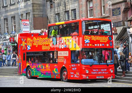 City Sightseeing Bus, Royal Mile, Altstadt, Edinburgh, Lothian, Schottland, Vereinigtes Königreich Stockfoto