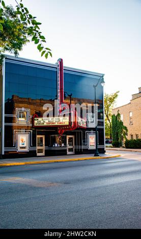 Straßen und Geschäfte von Cedarburg, Wisconsin, USA. Cedarburg ist eine Stadt im Ozaukee County, Wisconsin, USA. Stockfoto