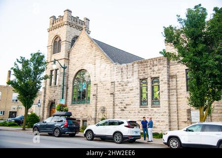 Straßen und Geschäfte von Cedarburg, Wisconsin, USA. Cedarburg ist eine Stadt im Ozaukee County, Wisconsin, USA. Stockfoto