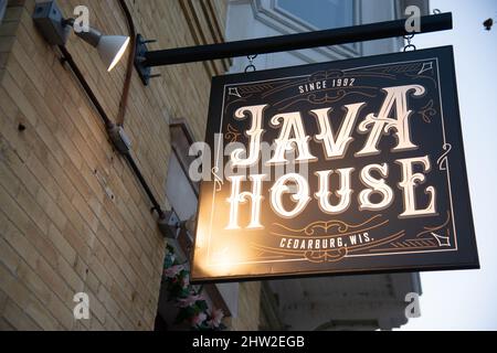 Straßen und Geschäfte von Cedarburg, Wisconsin, USA. Cedarburg ist eine Stadt im Ozaukee County, Wisconsin, USA. Stockfoto