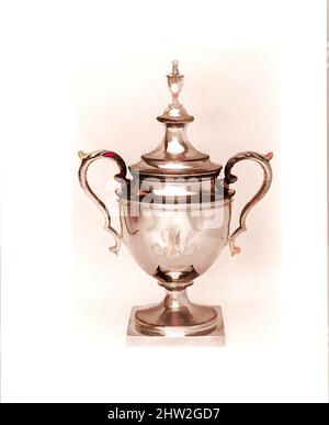 Kunst inspiriert von Sugar Bowl, ca. 1810, amerikanisch, Silber, insgesamt: 11 3/4 x 8 3/16 Zoll (29,8 x 20,8 cm); 35 oz. 13 dwt. (1108,7 g), Silber, Classic Works modernisiert von Artotop mit einem Schuss Moderne. Formen, Farbe und Wert, auffällige visuelle Wirkung auf Kunst. Emotionen durch Freiheit von Kunstwerken auf zeitgemäße Weise. Eine zeitlose Botschaft, die eine wild kreative neue Richtung verfolgt. Künstler, die sich dem digitalen Medium zuwenden und die Artotop NFT erschaffen Stockfoto