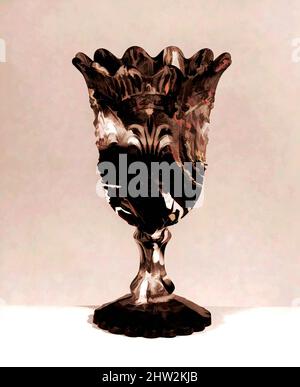 Art Inspired by Vase, 1870–90, Made in England, gepresstes purpurnes Marmorglas, H. 7 3/4 Zoll (19,7 cm); Durchm. 4 11/16 Zoll (11,9 cm), Glas, Classic Works modernisiert von Artotop mit einem Schuss Modernität. Formen, Farbe und Wert, auffällige visuelle Wirkung auf Kunst. Emotionen durch Freiheit von Kunstwerken auf zeitgemäße Weise. Eine zeitlose Botschaft, die eine wild kreative neue Richtung verfolgt. Künstler, die sich dem digitalen Medium zuwenden und die Artotop NFT erschaffen Stockfoto