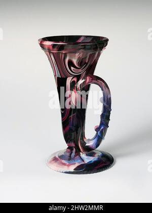 Art Inspired by Vase, 1880–90, Made in England, gepresstes purpurnes Marmorglas, H. 5 1/2 Zoll (14 cm); Durchm. 3 Zoll (7,6 cm), Glas, Classic Works modernisiert von Artotop mit einem Schuss Modernität. Formen, Farbe und Wert, auffällige visuelle Wirkung auf Kunst. Emotionen durch Freiheit von Kunstwerken auf zeitgemäße Weise. Eine zeitlose Botschaft, die eine wild kreative neue Richtung verfolgt. Künstler, die sich dem digitalen Medium zuwenden und die Artotop NFT erschaffen Stockfoto