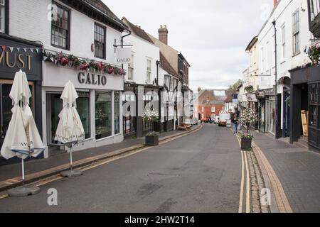 Blick auf die George Street, St Albans, Hertfordshire in Großbritannien Stockfoto