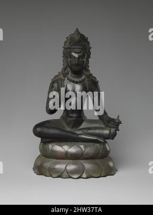 Kunst inspiriert von Bodhisattva Maitreya, dem Buddha der Zukunft, 7. Jahrhundert, Indien (Jammu und Kaschmir) oder Pakistan (Swat Valley), Bronze mit Silbereinlegearbeiten, H. 7 1/8 Zoll (18,1 cm), Skulptur, der messianische Retter Maitreya wird durch den Kolben identifiziert, den er in seiner Unterhand hält. Er ist, Classic Works modernisiert von Artotop mit einem Schuss Moderne. Formen, Farbe und Wert, auffällige visuelle Wirkung auf Kunst. Emotionen durch Freiheit von Kunstwerken auf zeitgemäße Weise. Eine zeitlose Botschaft, die eine wild kreative neue Richtung verfolgt. Künstler, die sich dem digitalen Medium zuwenden und die Artotop NFT erschaffen Stockfoto