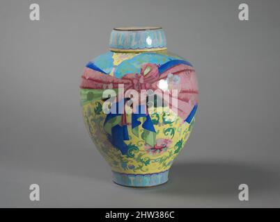 Kunst inspiriert von Glas mit Blumenrollen und Wrapped-Cloth Design, Qing-Dynastie (1644–1911), Qianlong-Periode (1736–95), 18. Jahrhundert, China, Lackierter Emaille auf Kupfer, H. 10 Zoll (25,4 cm); Durchm. 7 1/2 Zoll (19,1 cm); Durchmesser der Basis 3 3/4 Zoll (9,5 cm), Enamels, The Complexity of the, Classic Works modernisiert von Artotop mit einem Schuss Moderne. Formen, Farbe und Wert, auffällige visuelle Wirkung auf Kunst. Emotionen durch Freiheit von Kunstwerken auf zeitgemäße Weise. Eine zeitlose Botschaft, die eine wild kreative neue Richtung verfolgt. Künstler, die sich dem digitalen Medium zuwenden und die Artotop NFT erschaffen Stockfoto