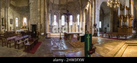 Vue intérieure panoramique de l'église abbatiale Saint-André Saint-Léger Stockfoto