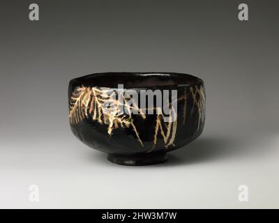 Kunst inspiriert von Teabuhu, Edo-Zeit (1615–1868), Mitte des late18.. Jahrhunderts, Japan, Keramik mit Glasur überzogen und mit Mustern in Slip (Kyoto-Ware) verziert, H. 3 Zoll (7,6 cm); Durchm. 4 3/4 Zoll (12,1 cm); Fuß-Durchm. 2 1/2 Zoll (6,4 cm), Keramik, Stil von Ogata Kenzan (japanisch, 1663–, Klassische Werke, die von Artotop mit einem Schuss Moderne modernisiert wurden. Formen, Farbe und Wert, auffällige visuelle Wirkung auf Kunst. Emotionen durch Freiheit von Kunstwerken auf zeitgemäße Weise. Eine zeitlose Botschaft, die eine wild kreative neue Richtung verfolgt. Künstler, die sich dem digitalen Medium zuwenden und die Artotop NFT erschaffen Stockfoto