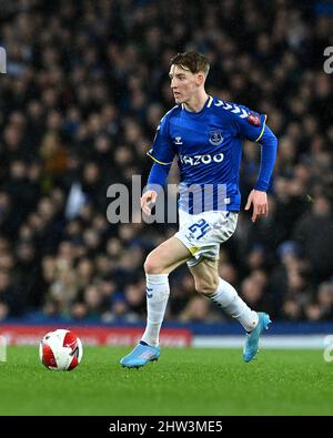 Liverpool, Großbritannien. 03. März 2022. Anthony Gordon #24 von Everton in Aktion in Liverpool, Vereinigtes Königreich am 3/3/2022. (Foto von Craig Thomas/News Images/Sipa USA) Quelle: SIPA USA/Alamy Live News Stockfoto