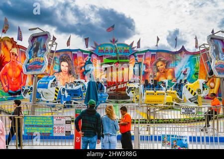 Tampa, Florida, USA 02 15 2022. Die Magnum-Fahrt auf der Florida State Fair. Stockfoto
