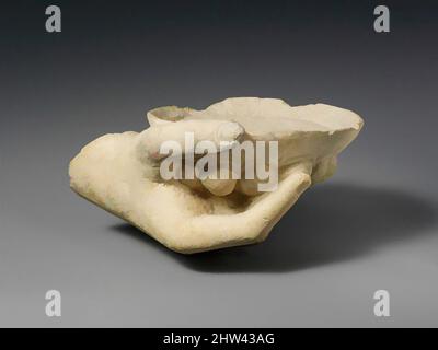 Kunst inspiriert von Kalksteinstatue Fragment einer rechten Hand mit einer Diale (Libation Bowl), spätarchaisch-klassisch, Ende 6.–5. Jahrhundert v. Chr., zypriotisch, Kalkstein, L. 9 5/8 Zoll (24,5 cm); D. der phiale 6 1/2 Zoll (16,5 cm), Steinskulptur, Eine große rechte Hand, deren Nägel gut sind, Klassisches Werk, das von Artotop mit einem Schuss Modernität modernisiert wurde. Formen, Farbe und Wert, auffällige visuelle Wirkung auf Kunst. Emotionen durch Freiheit von Kunstwerken auf zeitgemäße Weise. Eine zeitlose Botschaft, die eine wild kreative neue Richtung verfolgt. Künstler, die sich dem digitalen Medium zuwenden und die Artotop NFT erschaffen Stockfoto