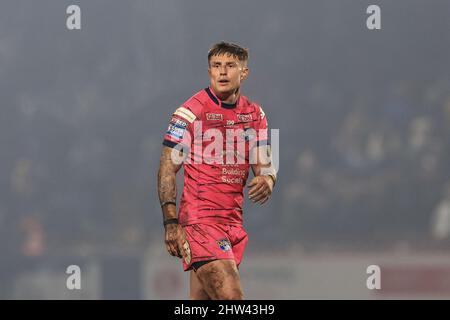 Wakefield, Großbritannien. 03. März 2022. Liam Sutcliffe von Leeds Rhinos während des Spiels in Wakefield, Vereinigtes Königreich am 3/3/2022. (Foto von Mark Cosgrove/News Images/Sipa USA) Quelle: SIPA USA/Alamy Live News Stockfoto