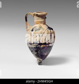 Kunst inspiriert von Glas Amphoriskos (Parfümflasche), Spätklassik, 4.. Jahrhundert v. Chr., Griechisch, östliches Mittelmeer oder Italienisch, Glas; Kernform, Gruppe II, H.: 2 15/16 Zoll (7,5 cm), Glas, lichtdurchlässig kobaltblau, mit Griff und Knopf in gleicher Farbe; Trail in unsicherer Farbe, Classic Works modernisiert von Artotop mit einem Schuss Moderne. Formen, Farbe und Wert, auffällige visuelle Wirkung auf Kunst. Emotionen durch Freiheit von Kunstwerken auf zeitgemäße Weise. Eine zeitlose Botschaft, die eine wild kreative neue Richtung verfolgt. Künstler, die sich dem digitalen Medium zuwenden und die Artotop NFT erschaffen Stockfoto