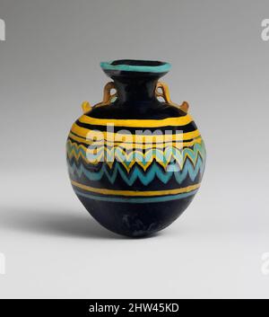 Kunst inspiriert von Glas Aryballos (Parfümflasche), klassisch, Ende 6.–5. Jahrhundert v. Chr., Griechisch, östliches Mittelmeer, Glas; kernförmig, Gruppe I, H.: 2 1/2 Zoll (6,4 cm), Glas, lichtdurchlässiges Kobaltblau, mit Griffen in opak-gelb; Trails in opak-gelb und opak-türkisblau, Classic Works modernisiert von Artotop mit einem Schuss Modernität. Formen, Farbe und Wert, auffällige visuelle Wirkung auf Kunst. Emotionen durch Freiheit von Kunstwerken auf zeitgemäße Weise. Eine zeitlose Botschaft, die eine wild kreative neue Richtung verfolgt. Künstler, die sich dem digitalen Medium zuwenden und die Artotop NFT erschaffen Stockfoto