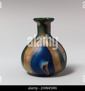 Kunst inspiriert von Glas Goldband Mosaik Flasche, frühe Imperial, Julio-Claudian, 1. Hälfte des 1.. Jahrhunderts n. Chr., Roman, Glas; gegossen und geblasen, H. 1 7/8 in. (4,8 cm), Glas, lichtdurchlässig kobaltblau, violett und smaragdgrün, Opakes, weißes und farblos umhüllendes Blattgold. Everted, Classic Works modernisiert von Artotop mit einem Schuss Moderne. Formen, Farbe und Wert, auffällige visuelle Wirkung auf Kunst. Emotionen durch Freiheit von Kunstwerken auf zeitgemäße Weise. Eine zeitlose Botschaft, die eine wild kreative neue Richtung verfolgt. Künstler, die sich dem digitalen Medium zuwenden und die Artotop NFT erschaffen Stockfoto