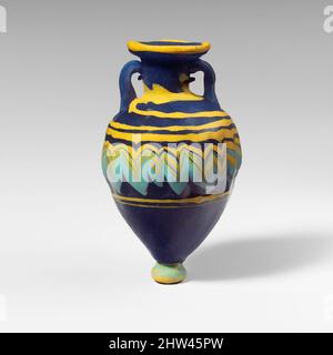 Kunst inspiriert von Glas Amphoriskos (Parfümflasche), klassisch, Ende 6.–5. Jahrhundert v. Chr., Griechisch, östliches Mittelmeer, Glas; Kernform, Gruppe I, H. 3 1/16 Zoll (7,8 cm), Glas, lichtdurchlässig blau, mit Griffen in gleicher Farbe; Trails in opak-gelb und opak-türkisblau. Breites, klassisches Werk, das von Artotop mit einem Schuss Moderne modernisiert wurde. Formen, Farbe und Wert, auffällige visuelle Wirkung auf Kunst. Emotionen durch Freiheit von Kunstwerken auf zeitgemäße Weise. Eine zeitlose Botschaft, die eine wild kreative neue Richtung verfolgt. Künstler, die sich dem digitalen Medium zuwenden und die Artotop NFT erschaffen Stockfoto